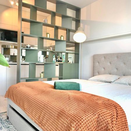 Luxury, Bright Studio With Parking And Balcony In Bratislava Center Exterior photo